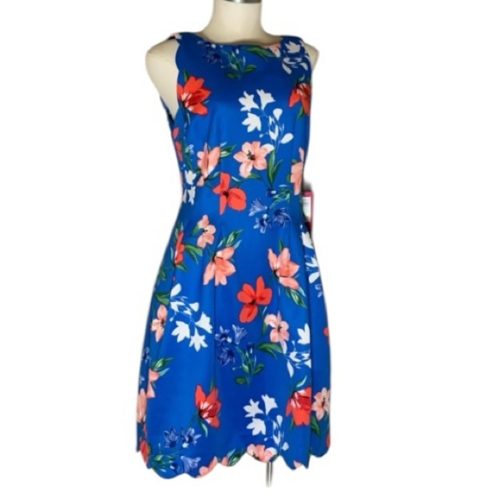 Vince Camuto Blue Floral Fit & Flare Scalloped Hem Sleeveless Dress Size 4 NWT - Picture 4 of 9
